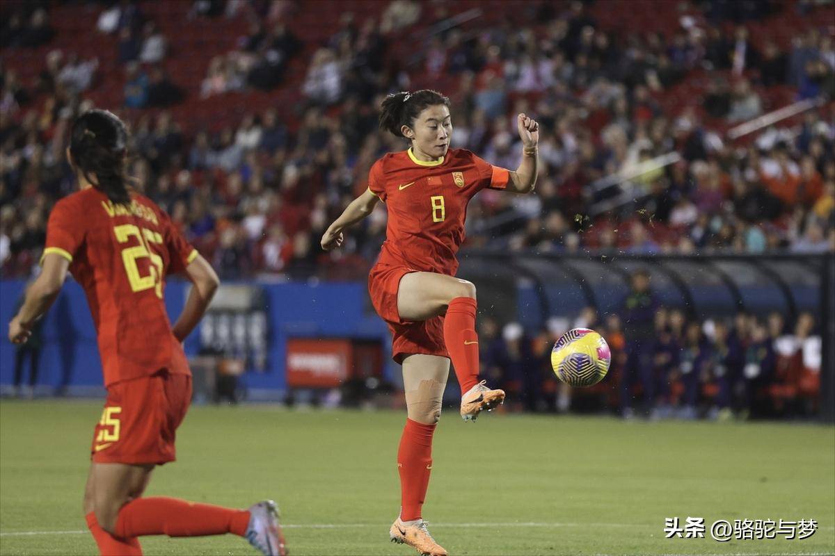 包含青海女足中后卫稳固防线，保障球队胜利的词条